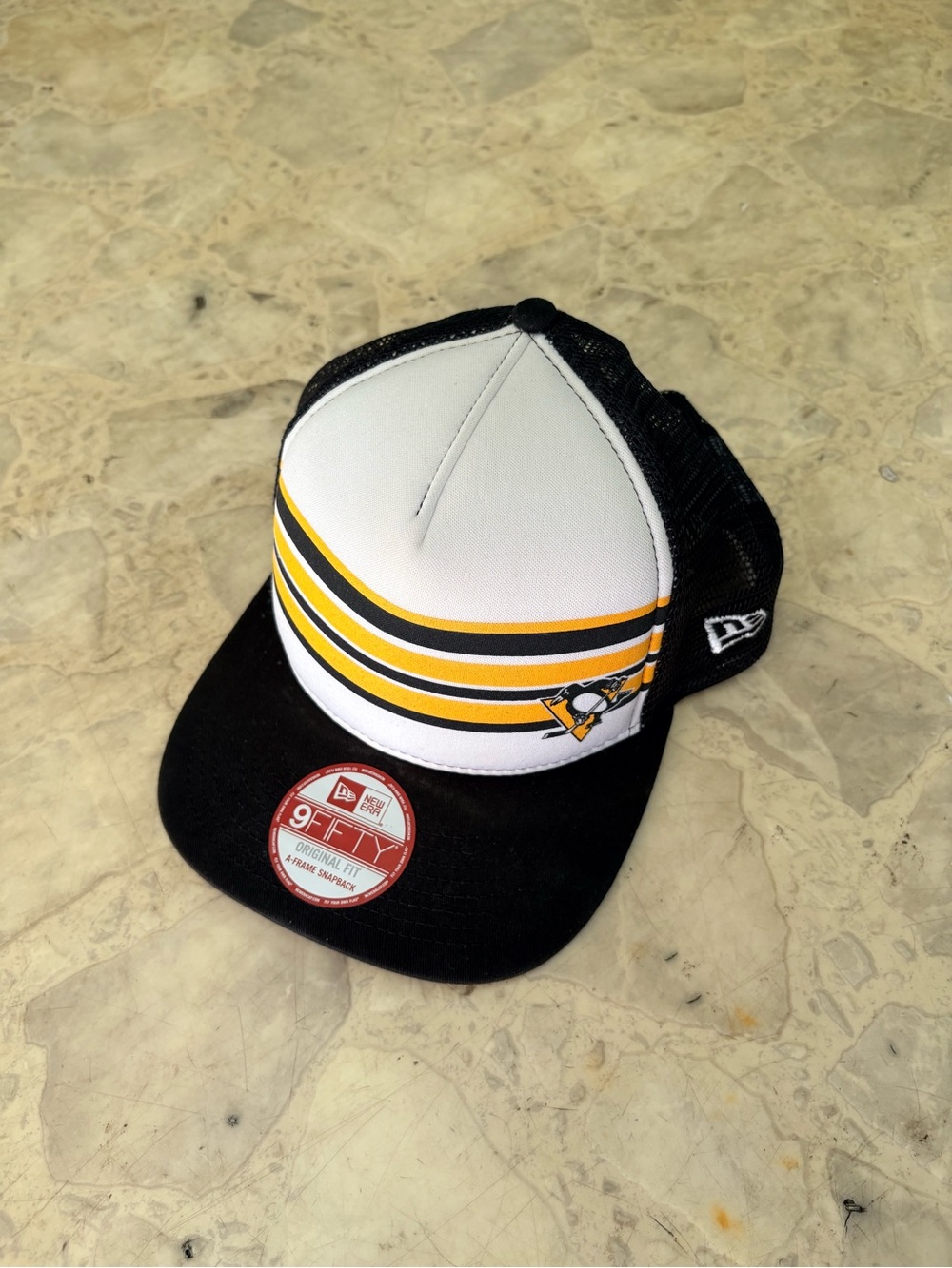 New Era Pittsburgh Penguins Banner 9FIFTY A-Frame Trucker Hat – Black/White